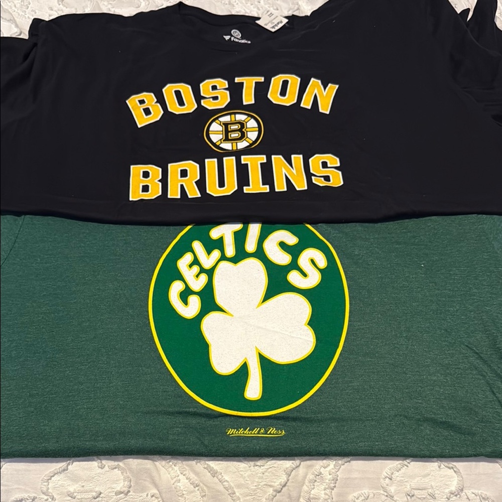 *NWT*Fanatics Black Boston Bruins and Green Celtics Short Sleeve Tees